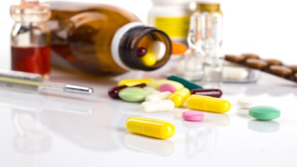 濃維磷糖漿屬于化學(xué)藥制劑，而非中成藥